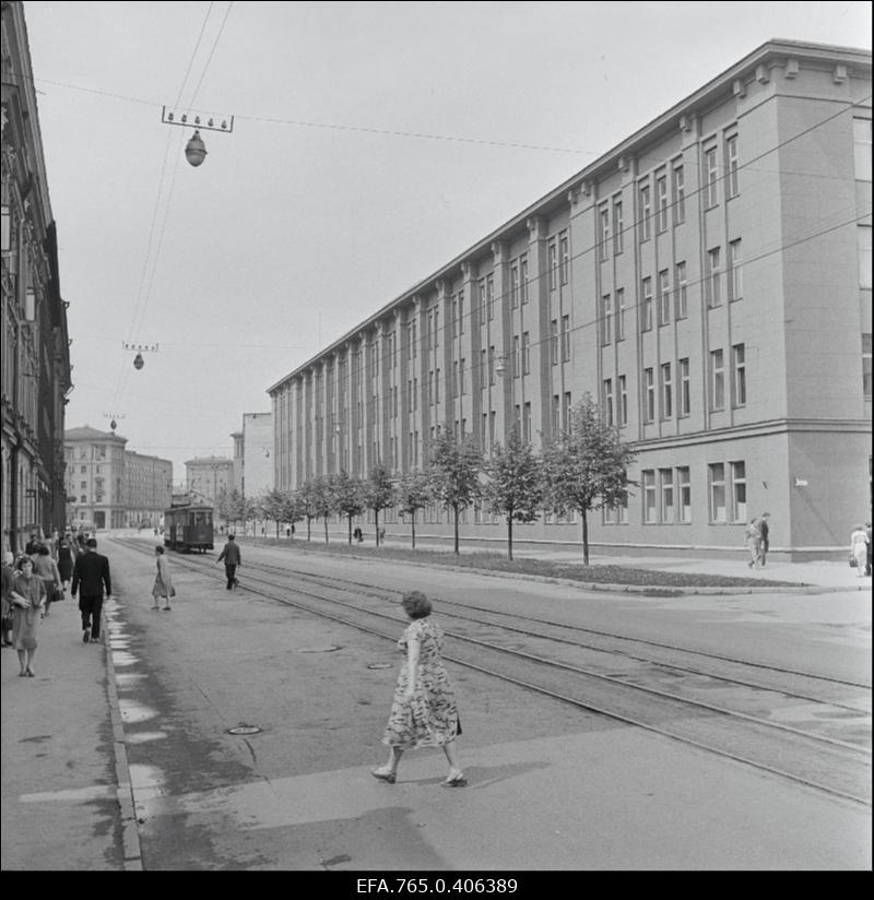 Vaade Narva maanteele Tallinna südalinnas. Tehase Eesti Kaabel tööstushoone.