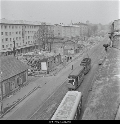 Vaade Pärnu maanteele vineeri- ja mööblivabriku katuselt.  similar photo