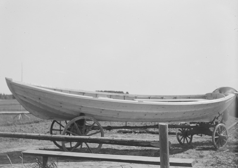 Elias Reijo tööstuses valmistatud paat hobusega Vanaküla randa tooduna, Eesti-Ingeri