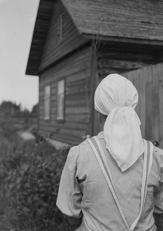 Alma Sippo "huntu" kujuliselt seotud rätikuga Sippo talus, Vanaküla, Eesti-Ingeri