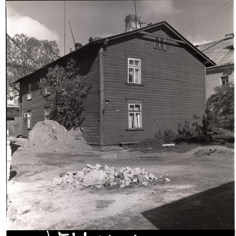 Puuelamu Lennuki t. 43 hoovis