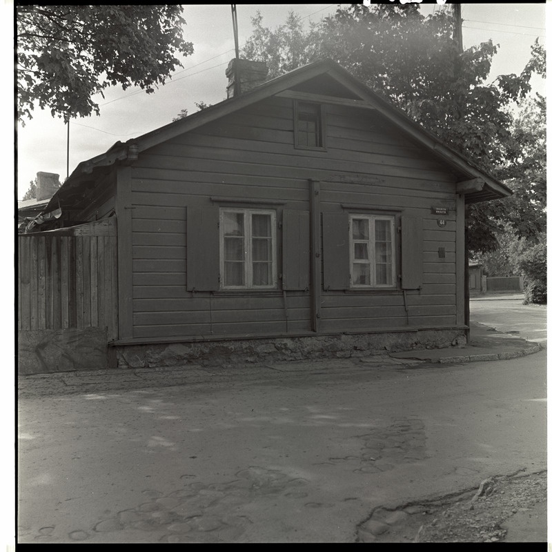 Ühekordne puuelamu Imanta t. 44