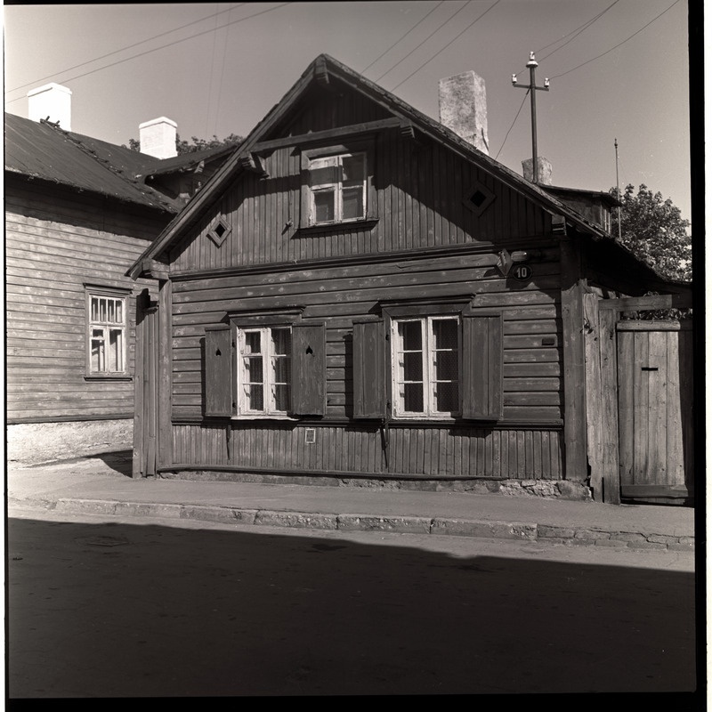 Ühekordne puuelamu Liivamäe t. 10