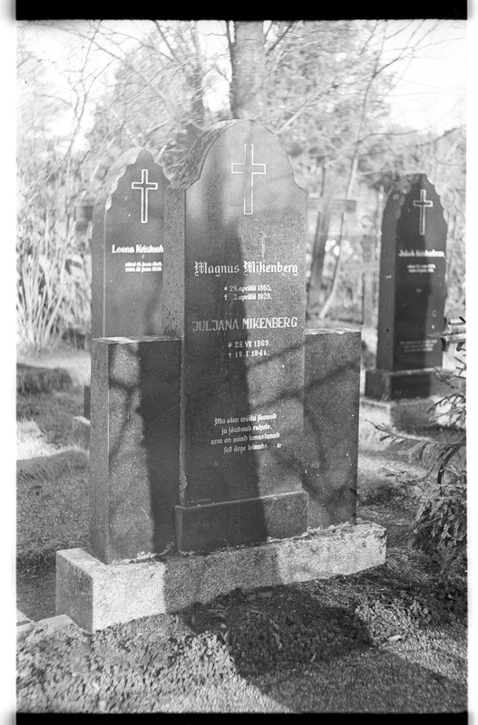 Käsmu kalmistu, Magnus Mikenberg (1865-1928), Juliana Mikenberg (1869-1941) hauatähis