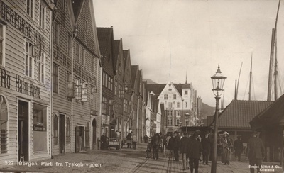 Bergen, Bryggen (Bergen)  duplicate photo