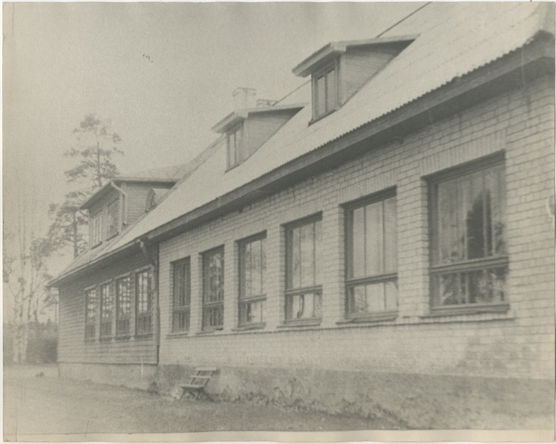 Foto. Fotokoopia. Surju 8.-kl kooli juurdeehitus 1962.aastast.