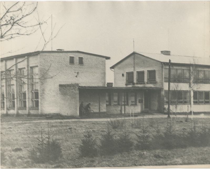 Foto. Fotokoopia. Kergu 8.-kl kooli hoone 1964.aastast.