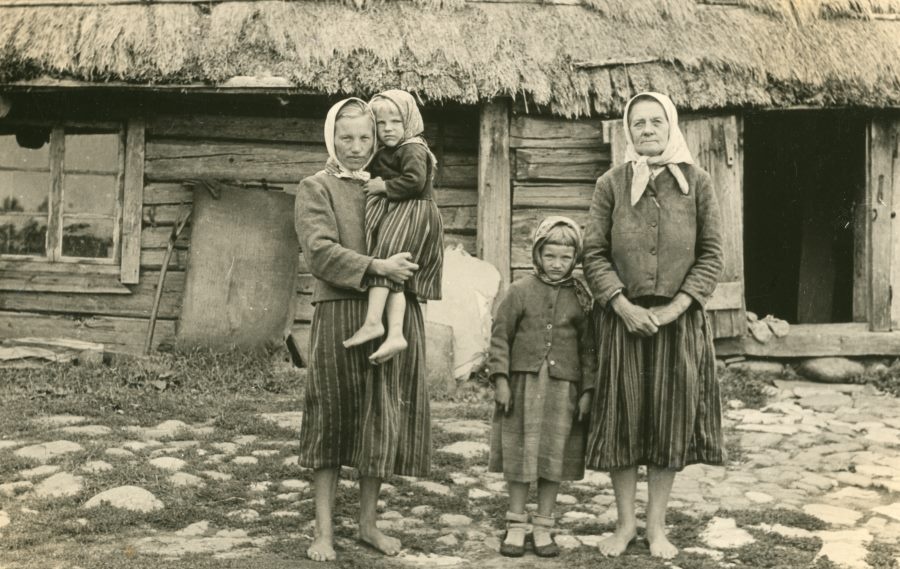 Foto, Liivamaruse pere Lina külas.