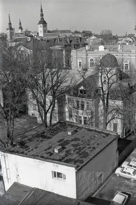 Sakala 12 elamu katuselt, vaade Estonia pst hoonestuse ja vanalinna suunas üle Puhki villa  similar photo