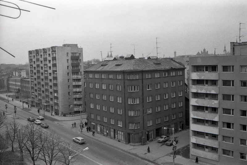 Liivalaia 32 elamu katuselt, Liivalaia tänava hoonestus Kaupmehe ja Kentmanni otsas