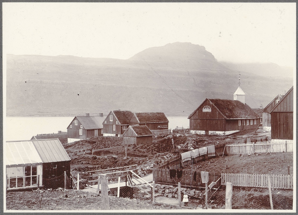 Trangisvaag, Church and village.