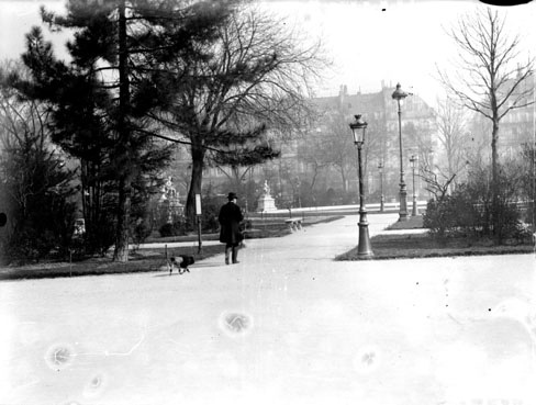 Jardin des Tuileries, Paris, avril 1898