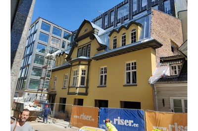 Buildings at the beginning of Tatari Street in Tallinn rephoto