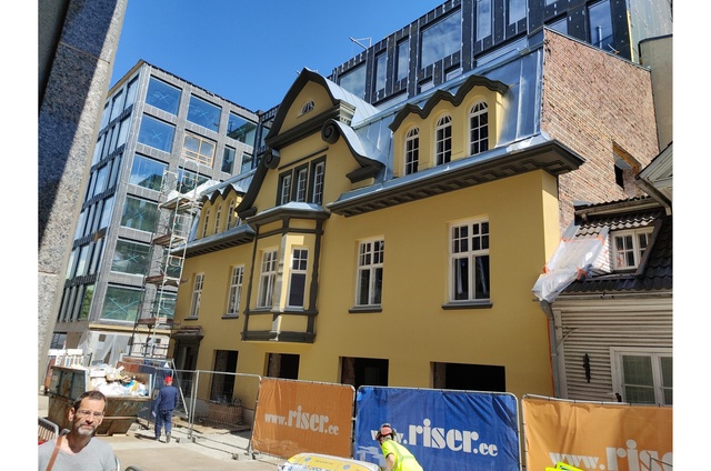Buildings at the beginning of Tatari Street in Tallinn rephoto
