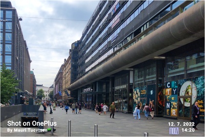 Keskuskatu 8. Näkymä Kaivokadulta Keskuskadulle rephoto