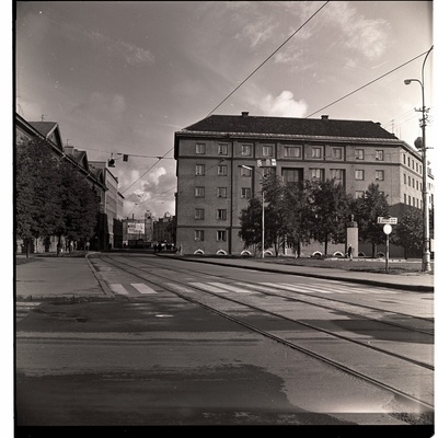 Uus trammitee Maneeži tänaval  duplicate photo