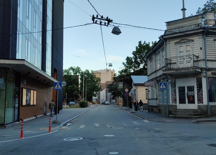 Tatari ja Sakala tänava rist, vaade Liivalaia tänava suunas. rephoto