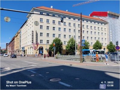 Pohjoinen Rautatiekatu 23, Runeberginkatu 13, 15, kuvassa edessä satamaradan kuilu. rephoto
