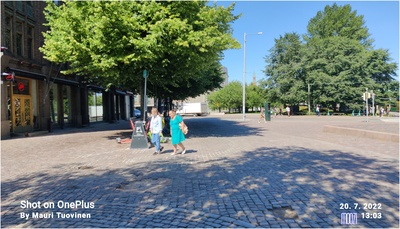Helsingin valtaus: Saksalaisten kenttäkeittiö Hankkijan aukiolla, josta annettiin pyytäjille ruokaa.  Erityisen haluttuja ruokatarvikkeita olivat sokeri sekä isot limput. rephoto