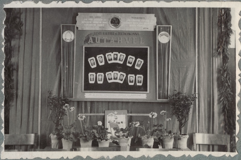 Tallinn-Väike teejaoskond: vaade jaoskonna autahvlile, 12. märts 1951.