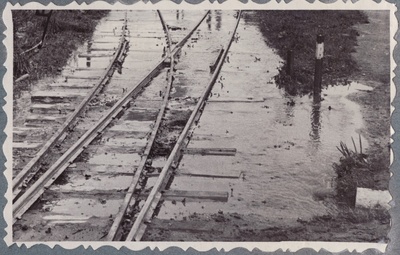 Tallinn-Väike teejaoskond: üleujutatud kitsarööpmeline pööre Tallinnas, august 1954.  similar photo