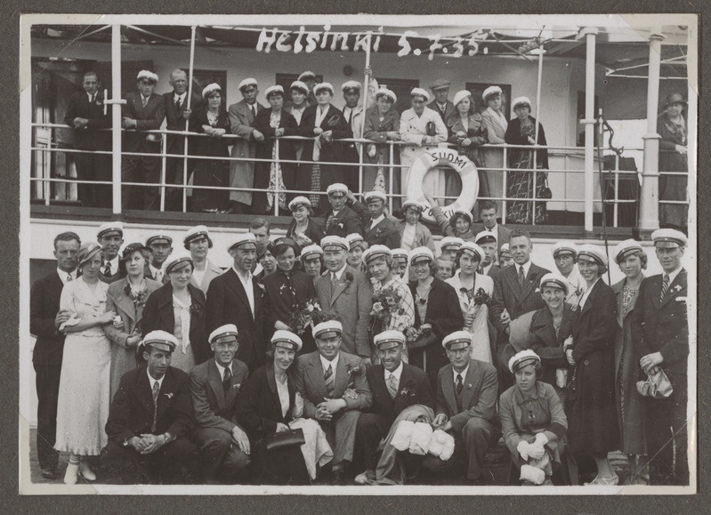 Raudami segakoor ringreisil Soomes: grupipilt Helsingis enne ärasõitu aurulaevaga "Suomi", 5. juuli 1935