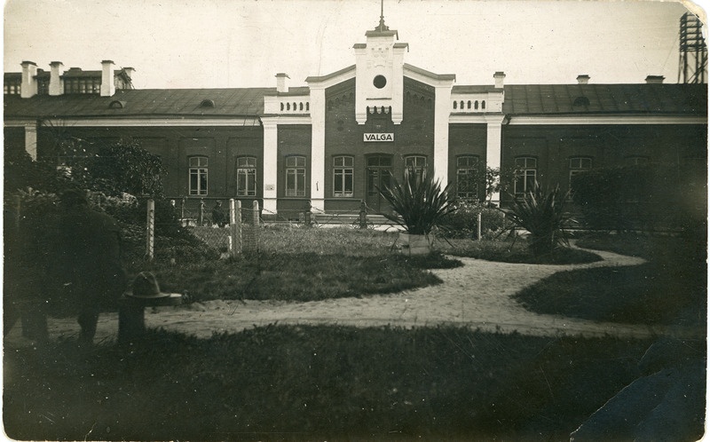 Valga jaamahoone.