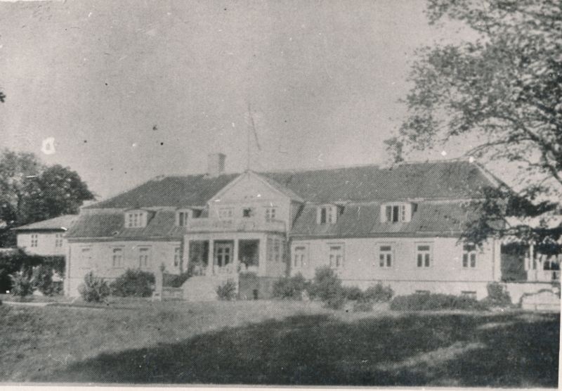Foto. Audru härrastemaja Pärnumaal - üldvaade.