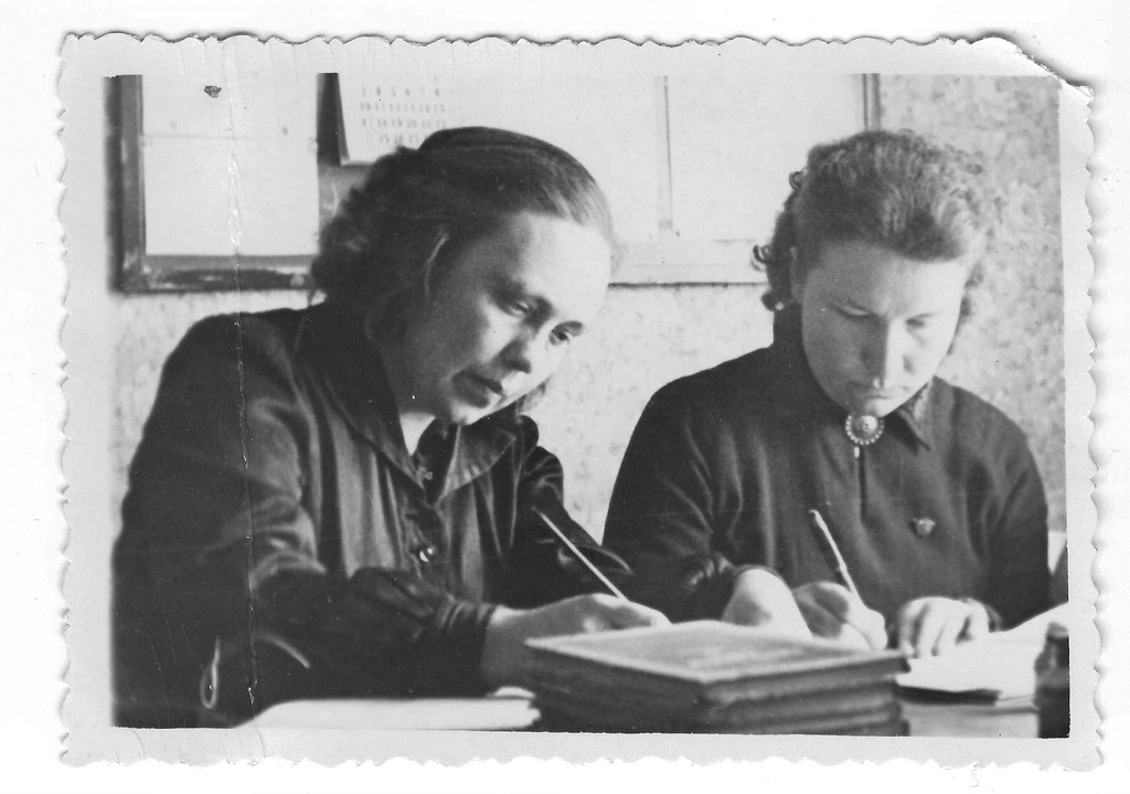 Liiva kooli direktor Leida Vokk ja Liivi Auväärt.