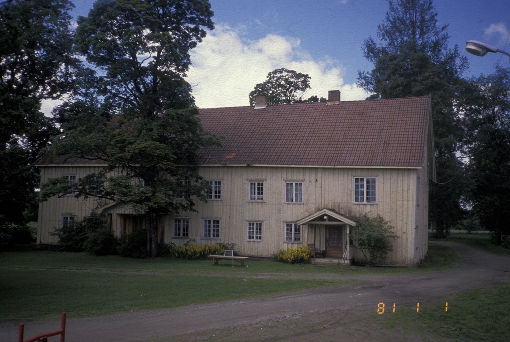 Nordre Hovin, Skrivergården (Ullensaker)