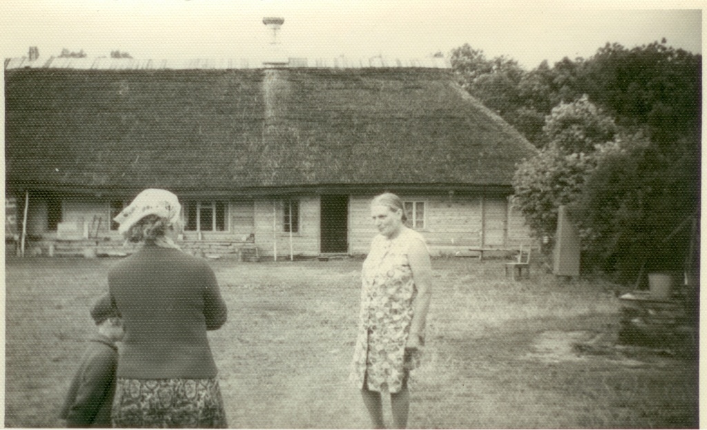 Linda Schmuul Tooma õuel