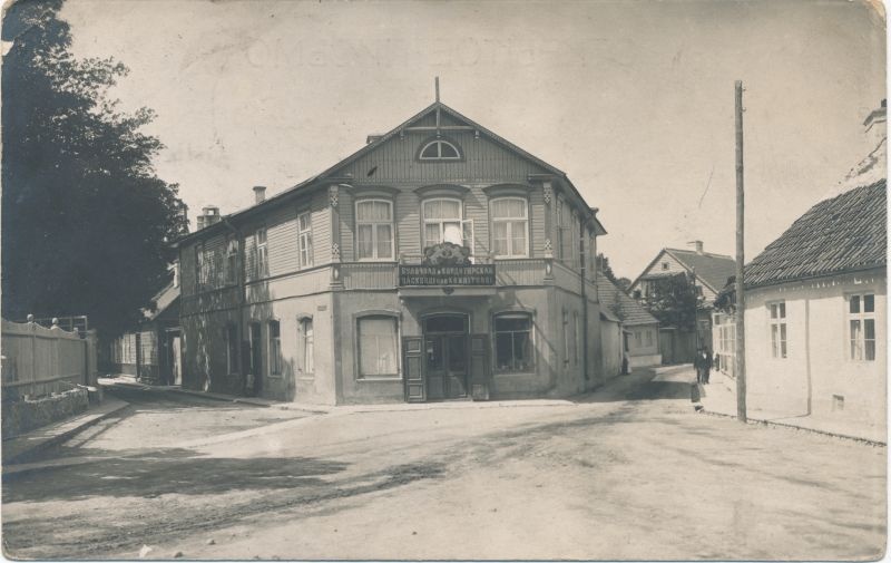 Fotopostkaart. Maja Viieristil, Haapsalu. Von der Ley, Tallinn.