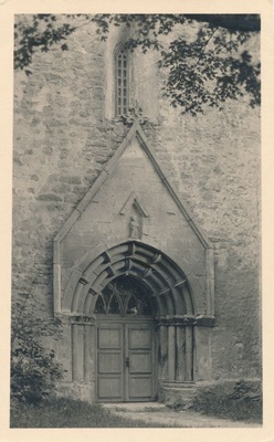 Postkaart. Ridala Maarja-Magdaleena kirik. Lääneportaal. 1937. Mustvalge. Foto: J. Triefeldt.  duplicate photo
