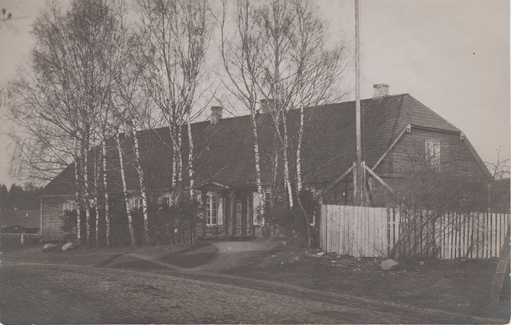 Vändra vallamaja Eesti vabariigi päevilt.