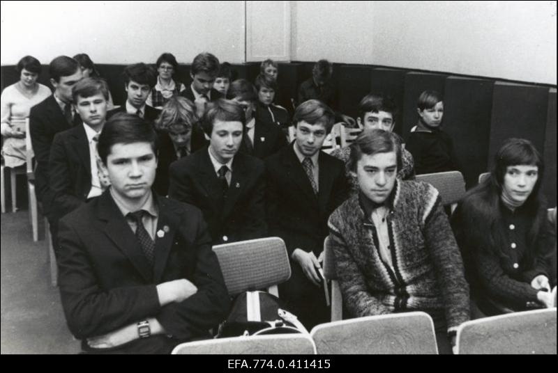 III vabariiklikust geograafiapäevast osavõtjad Tallinna Pioneeride ja Koolinoorte Palee saalis (Mustamäe tee 59).