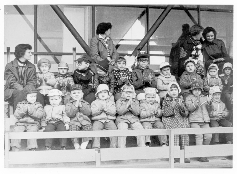S.M.Kirovi nimelise kalurikolhoosi staadionil osakondade lasteaedade I suvespartakiaadil 1984.a.
