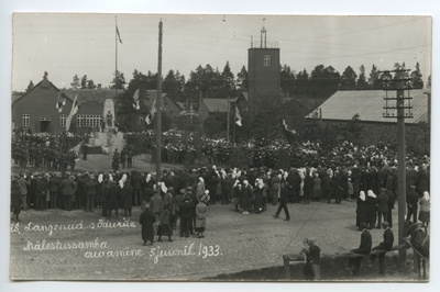 Vabadussõjas langenute mälestusmärgi avamine Kilingi-Nõmmel.  similar photo