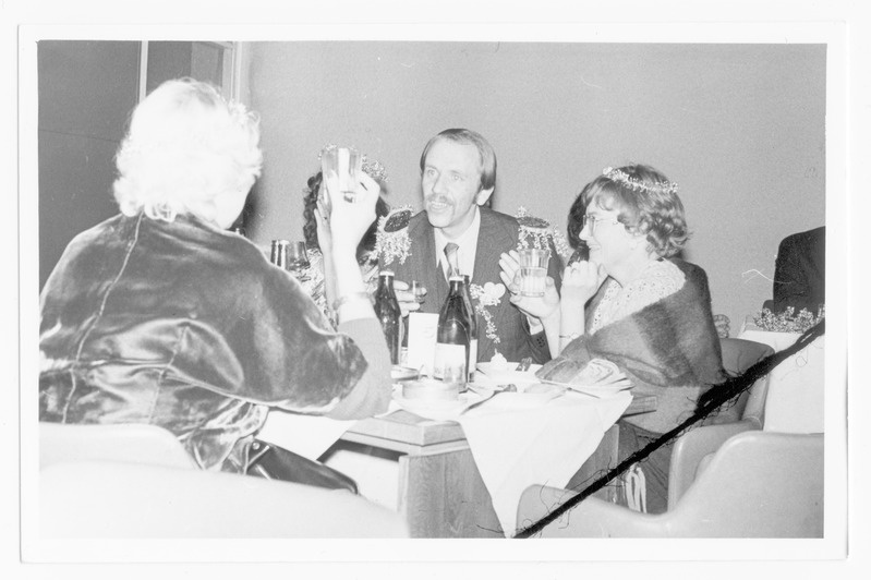 Muuseumitöötajate nääriballil kolhoosi talveaias