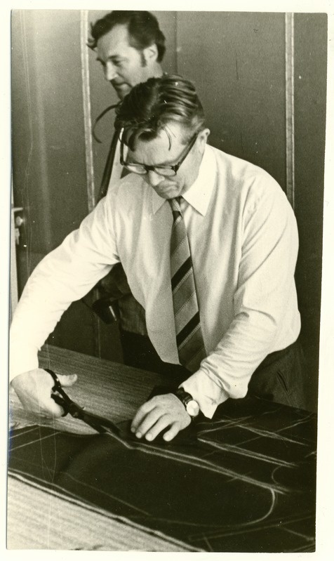 S. M. Kirovi nim  näidiskalurikolhoosi teeninduspaviljoni avamine. Esimene juurdelõikus.