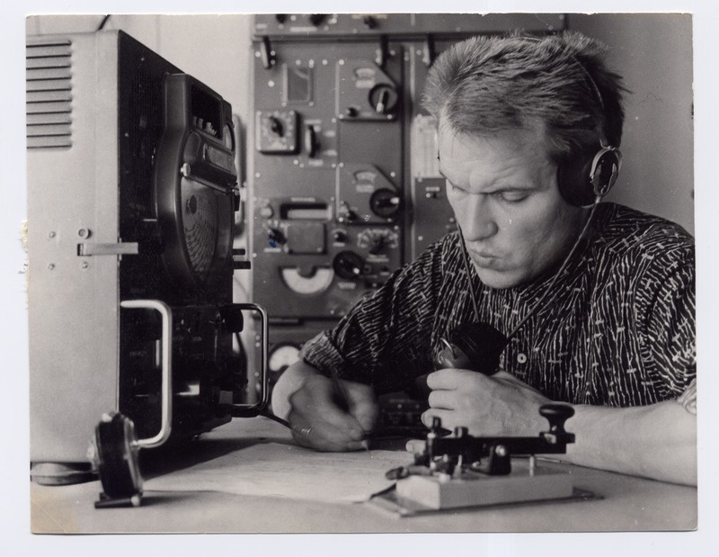 S.M.Kirovi nimelise kalurikolhoosi raadiojaam peab sidet traaleriga