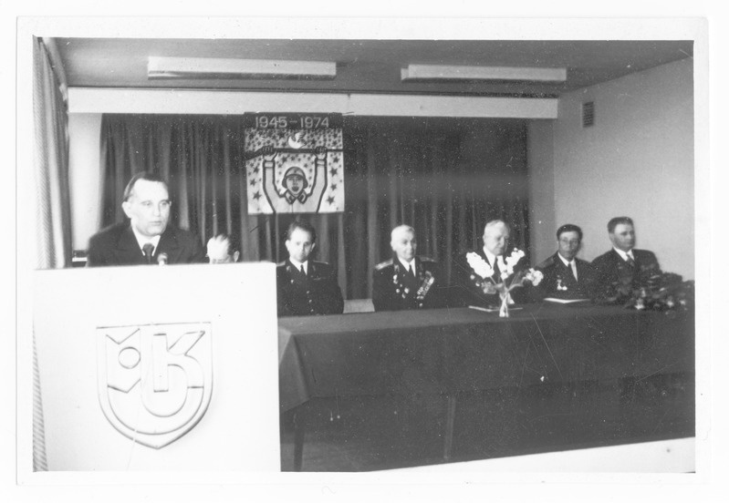 Oskar Kuul kõneleb presiidiumile 1974.a