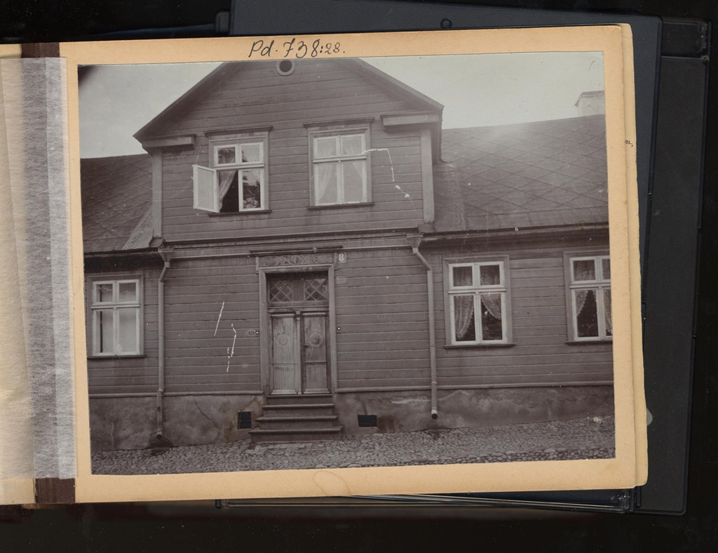 Lille tänav 8