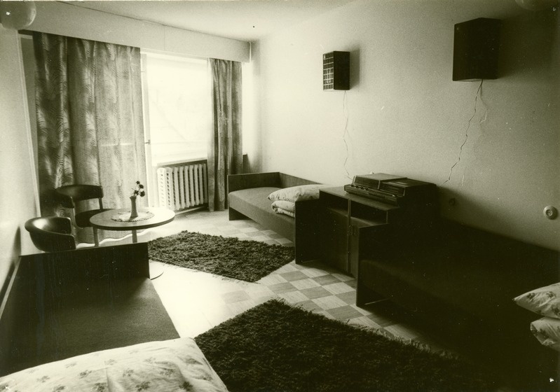 S.M.Kirovi nimelise kalurikolhoosi pansionaadi avamisel Pärnus 12.07.1985.a.