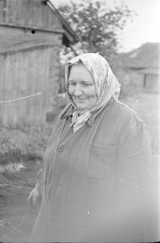 Oktoobri kolhoosi angerjapüüdja Maria Lambot Jumindal (3 võtet)