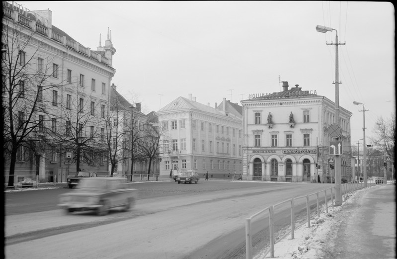 Tartu, Oktoobri puiestee jalakäijate silla juures.