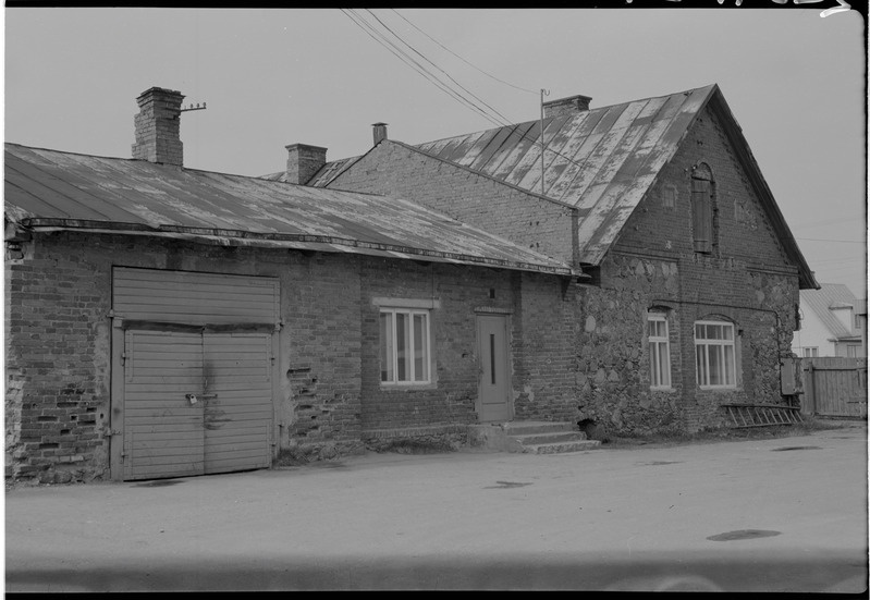 Tartu, Tähe 127. Endise Ropka mõisa aegne hoone. Vaade hoovist.