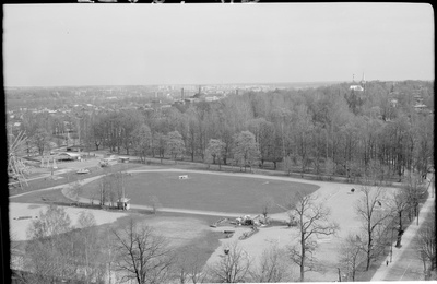 Tartu, Tähtvere. Vaade EPA uue ühiselamu juurest õlletehase suunas.  similar photo