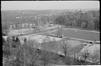 Tartu,  vaade EPA uue ühiselamu juurest lõbustuspargi suunas.  similar photo