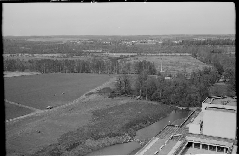 Tartu, vaade Emajõe luhale EPA Tähtvere ühiselamu juurest.