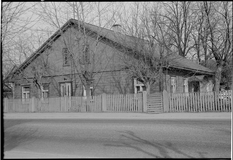 Tartu, Võru 200, ehitatud umbes 1860. aasta paiku. Endine Juula kõrts, oli maal ainuke maja.